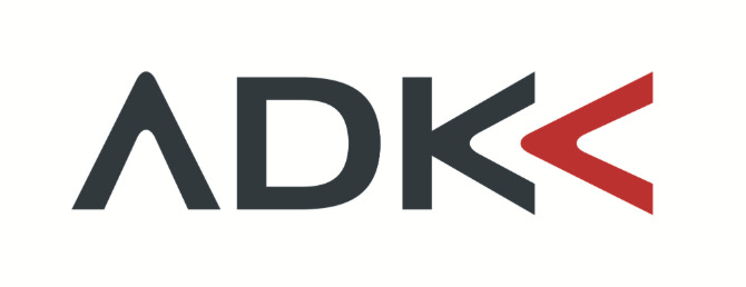 ADKのロゴ